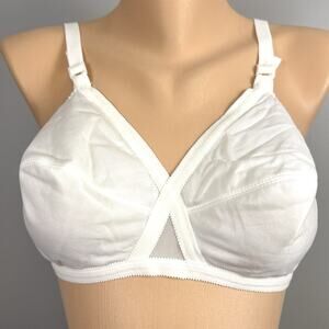 The Lovable Company Bullet Bra 38C White Wirefree Fiberfill Pointy Style 751